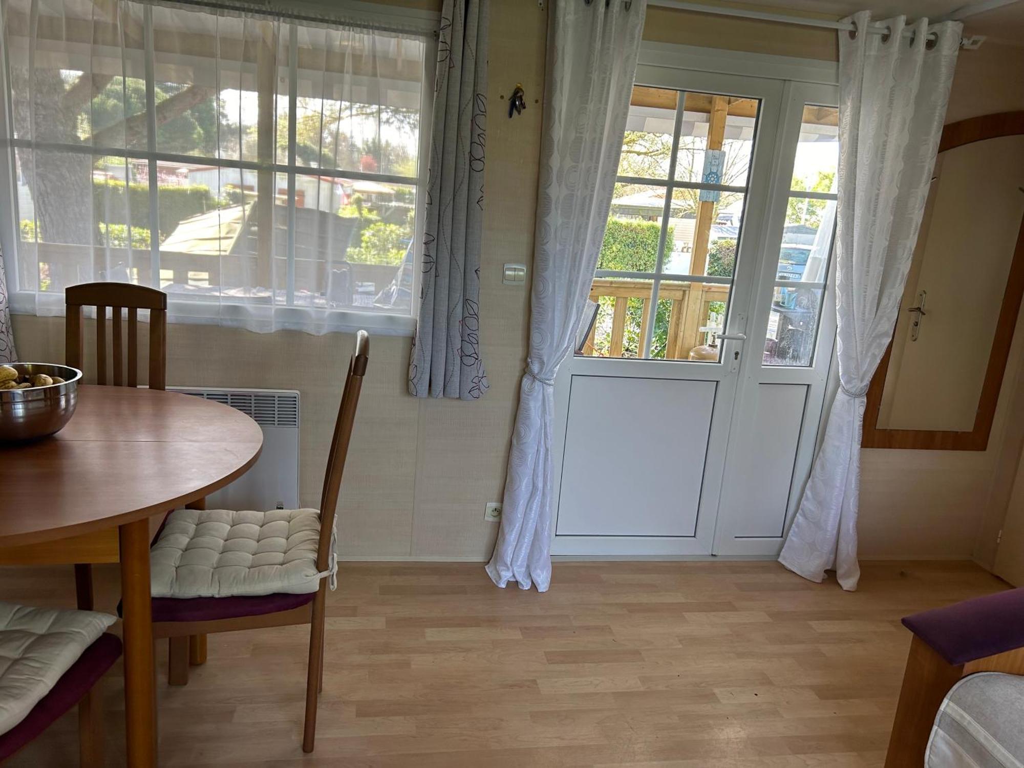 Camping Mobil Bord De Port-des-Barques